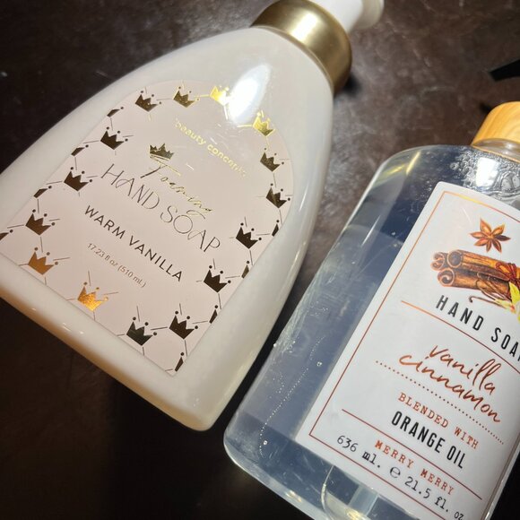 Vanilla Hand Soaps (Vanilla Cinnamon & Warm Vanilla ) (TWO / new / w/a/x) - Picture 5 of 16